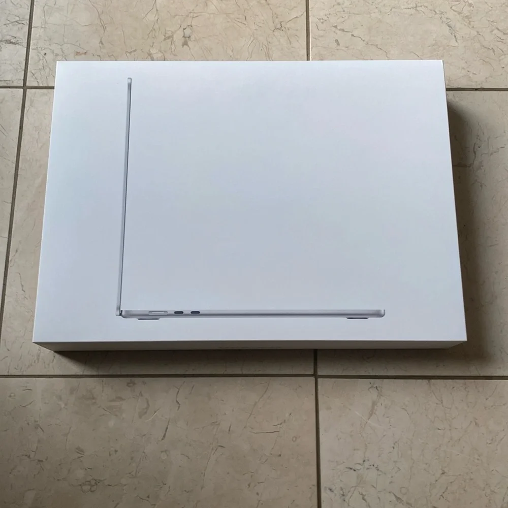 MacBook Air 15 inch BOX ONLY